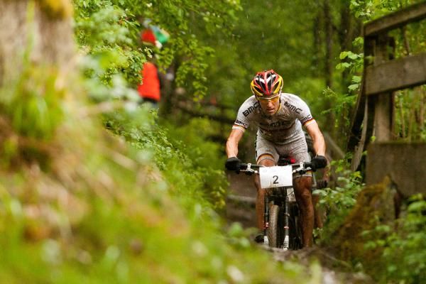 Moritz Milatz (BMC) speeds downhill