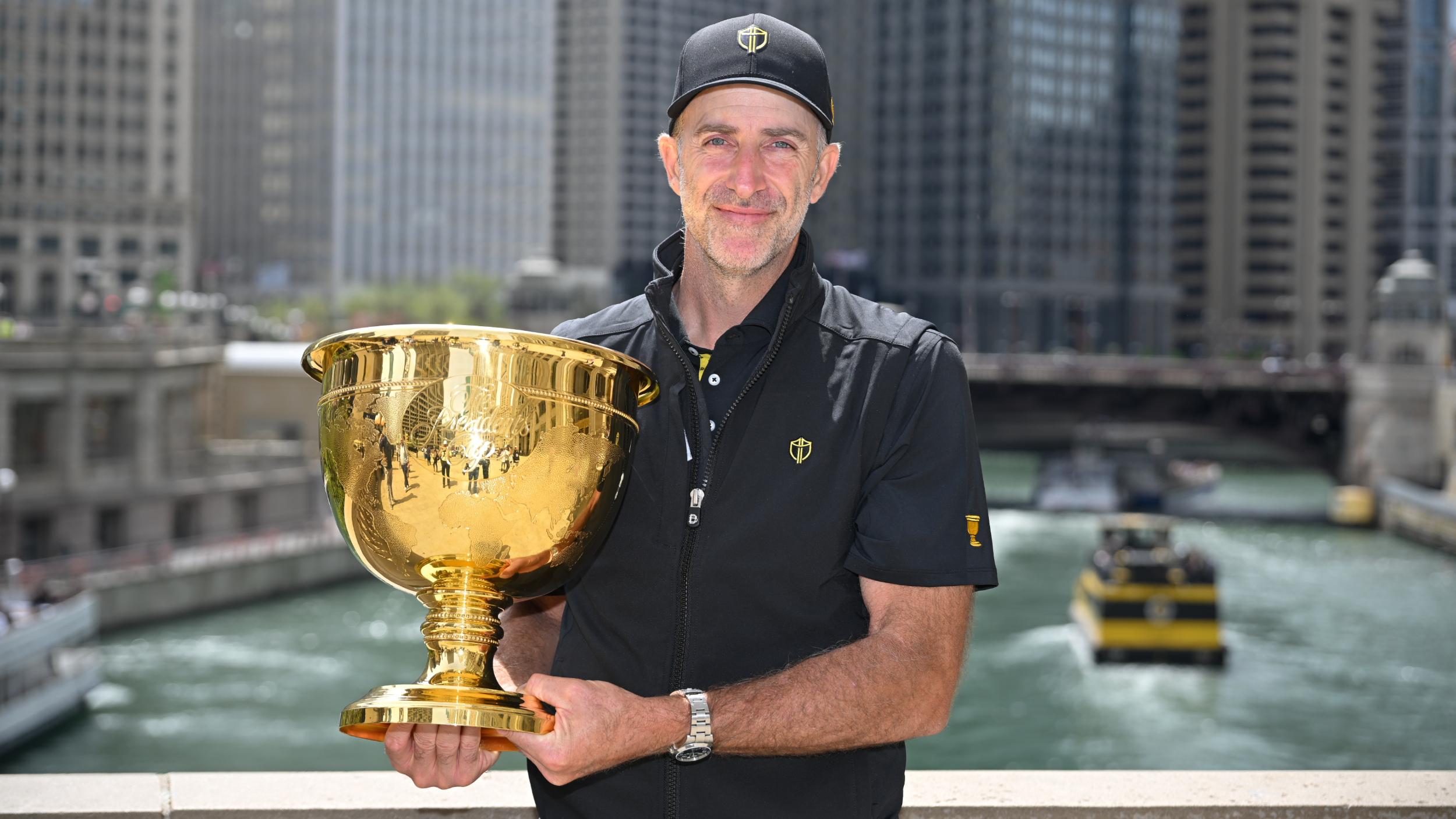 Geoff Ogilvy with the Presidents Cup