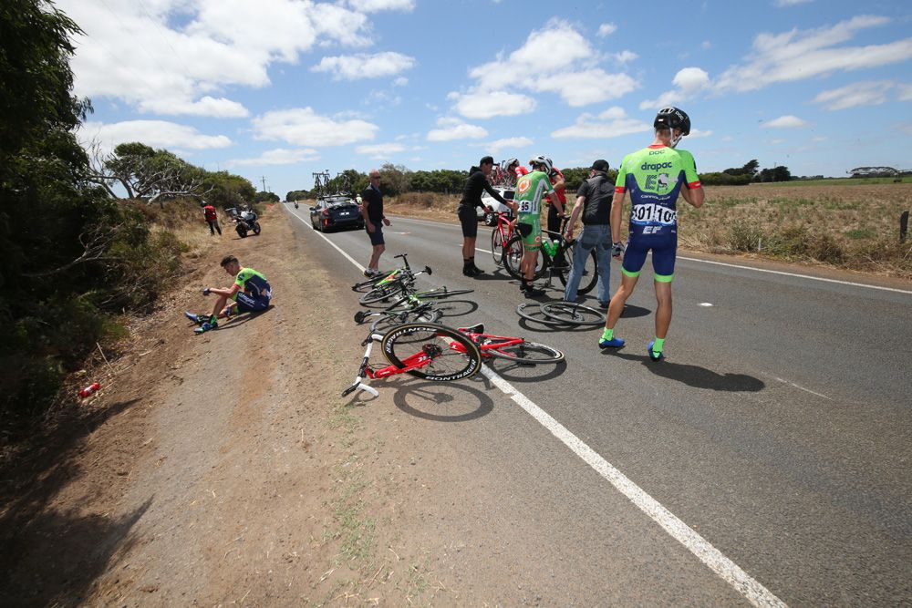The crosswinds sparked a crash that split the race even more