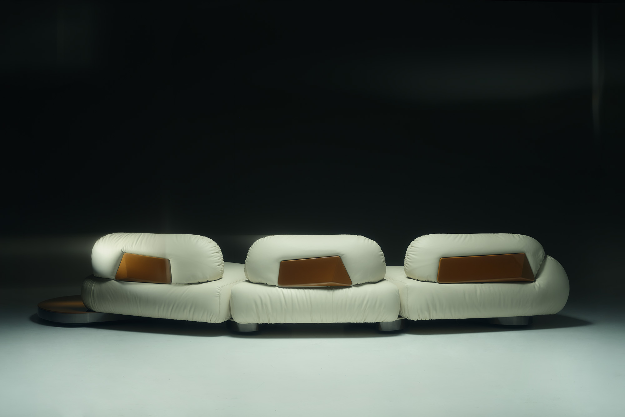 Interior Design Trends 2026: lacquer on soft furnishings by Visionnaire