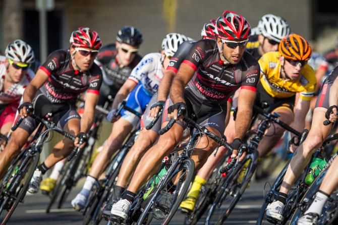 JJ Haedo (Jamis-Hagens Berman) gets to the front to be ready for the sprint.