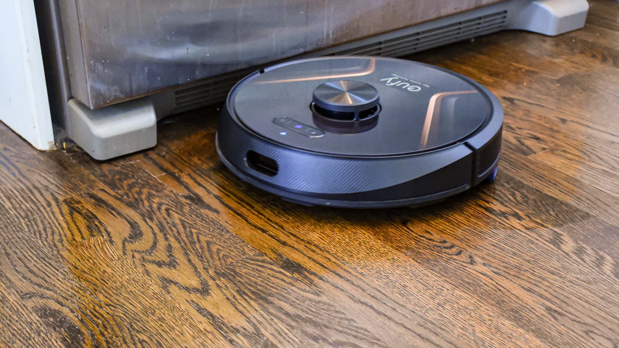 Eufy RoboVac X8 Hybrid in motion