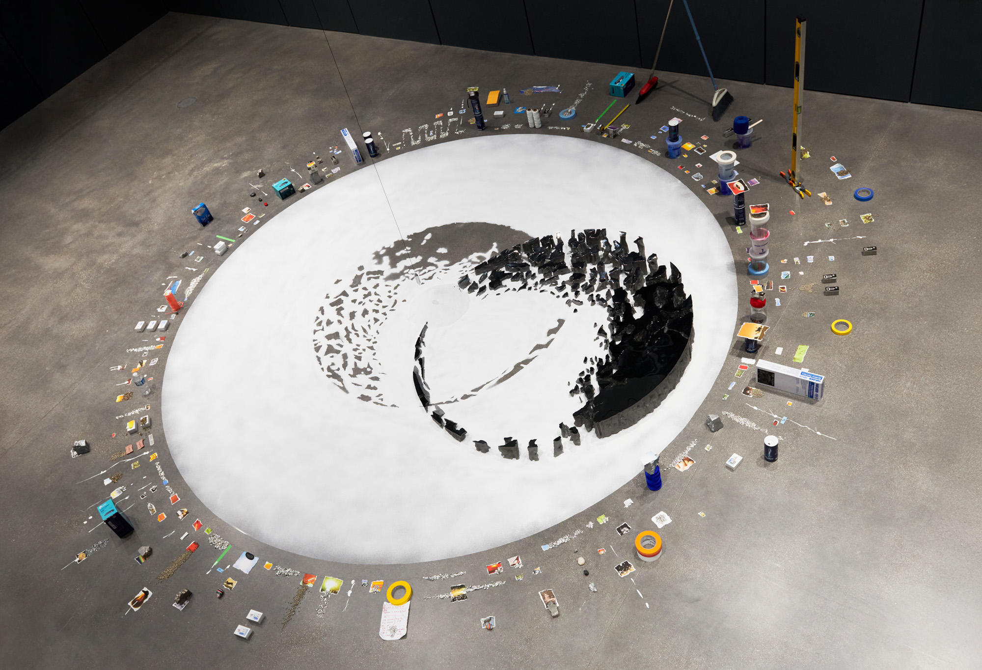 Fondation Cartier pour l&amp;rsquo;art contemporain interiors and installation views