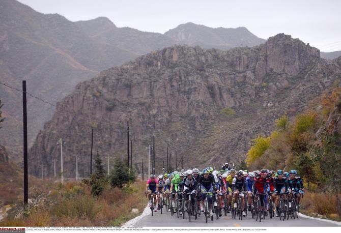 The peloton on stage 2 of the Tour of Beijing