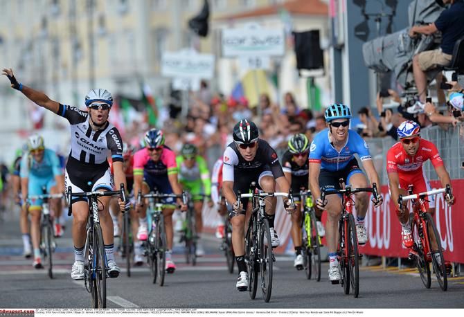 Luka Mezgec gets the better of Giacomo Nizzolo and Tyler Farrar in the final Giro stage