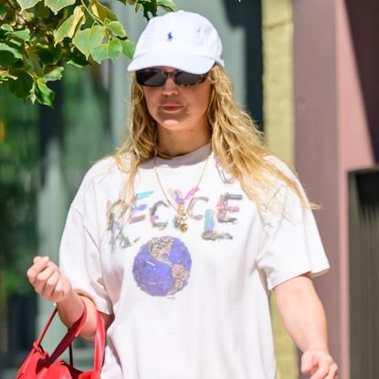 Jennifer Lawrence in New York City wearing summer sandals