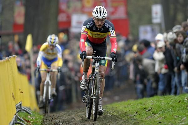 Sven Nys (Landbouwkrediet) at the head of affairs in Gavere.