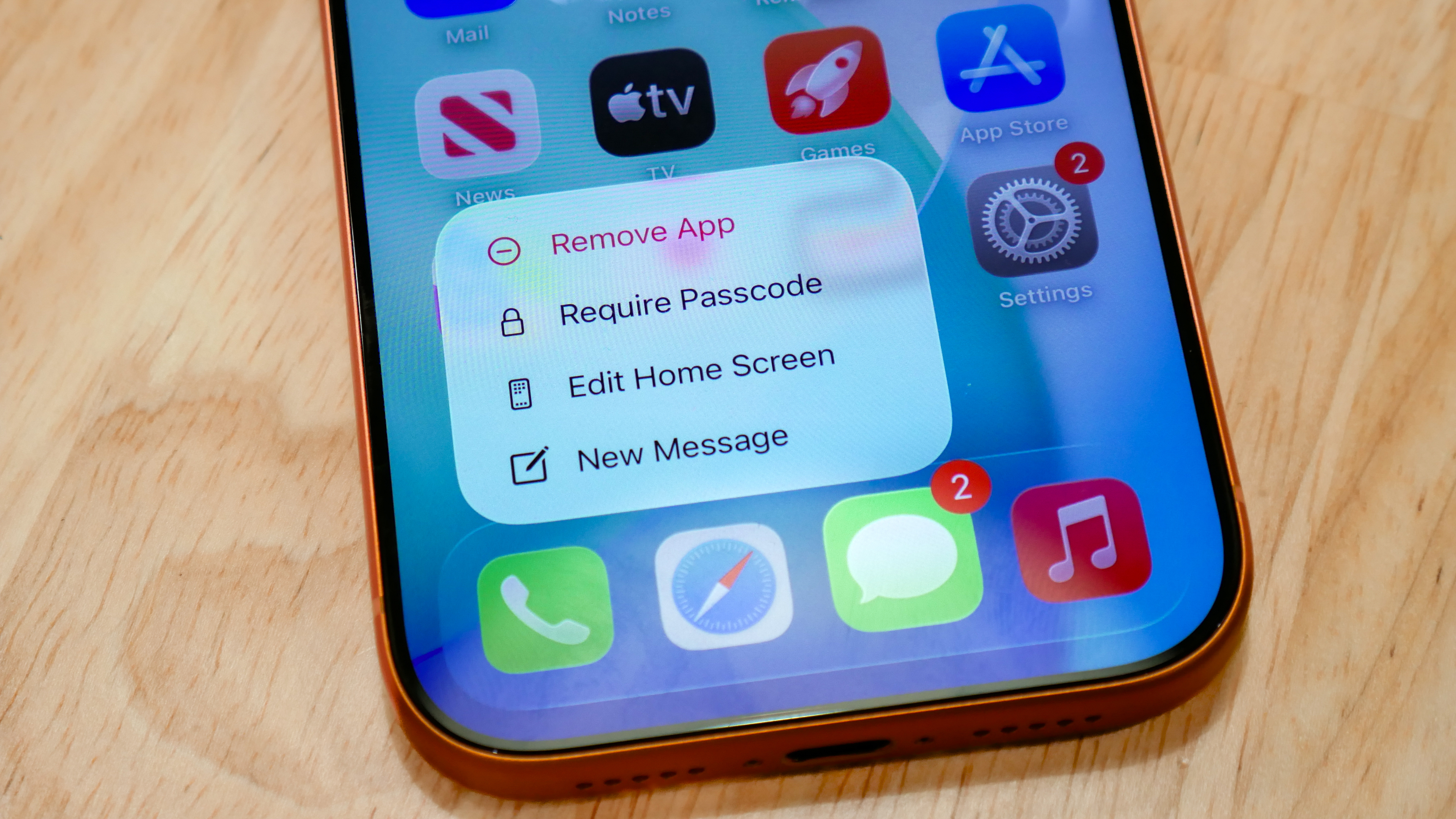 Disabling Face ID unlock with iOS 26 CarPlay Messages.