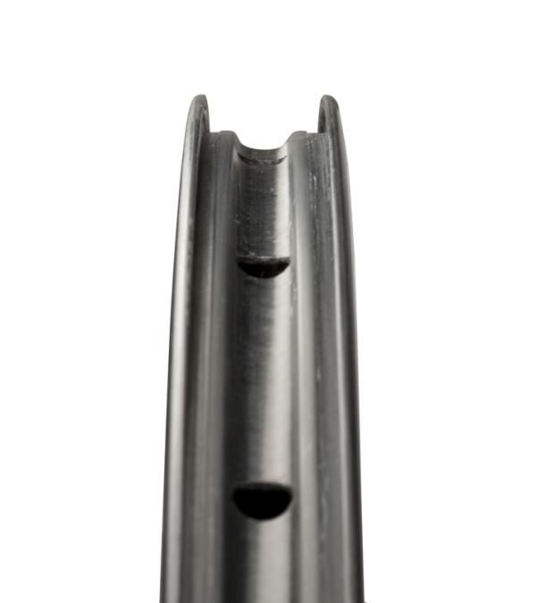 Enve Composites feels the true UST rim bed profile offers consumers a more secure tire fit and easier inflation than other tubeless designs.