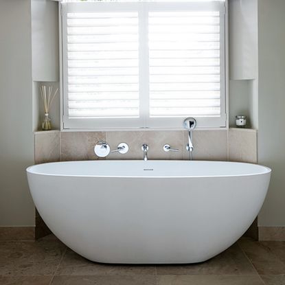 How To Fix A Slow Draining Bathtub For Stress Free Soaks Ideal Home   XyHPPAc6oNfnjdwYzU3ZVV 415 80 