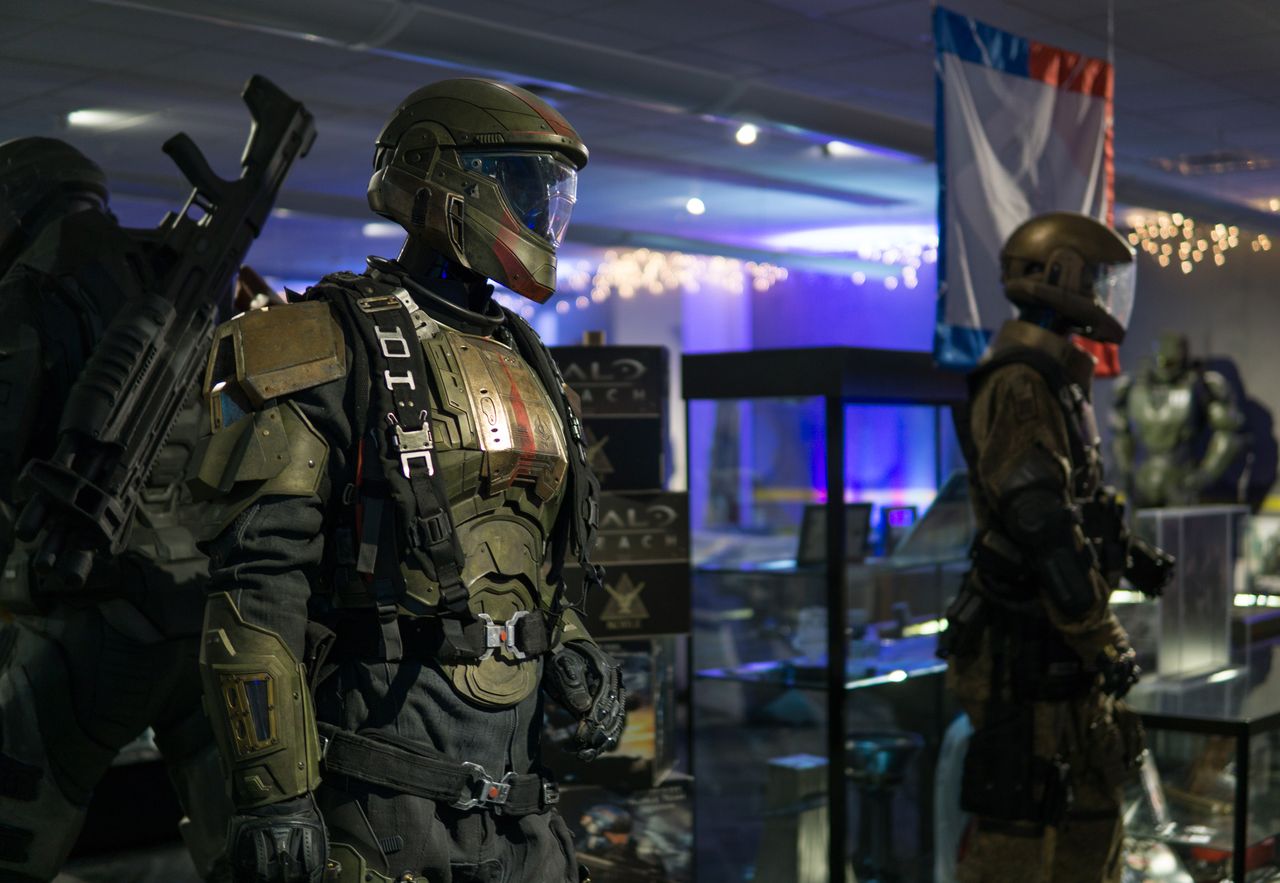 More cool costumes. I believe these UNSC suits were from the Halo 5 prequel series Halo Nightfall.