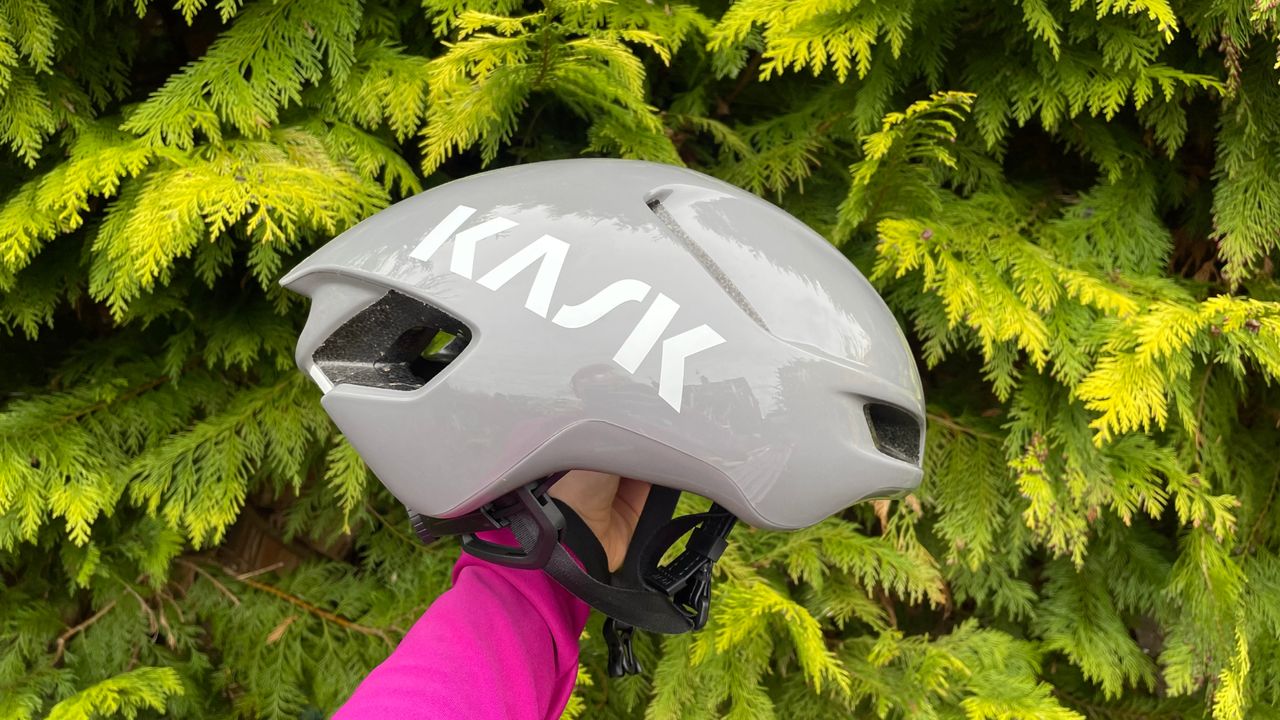 Side view of the Kask Utopia Y bike helmet