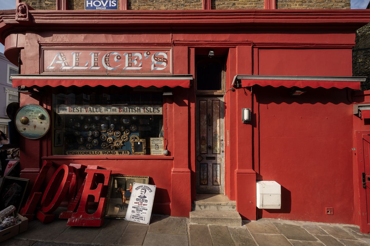 Images of Alice's in Portobello Market