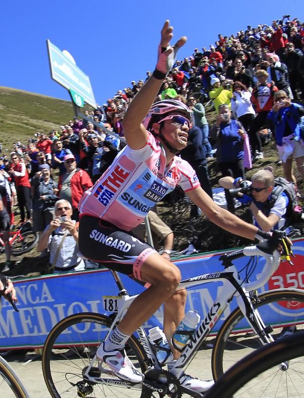 Alberto Contador (Saxo Bank) on crossing the line