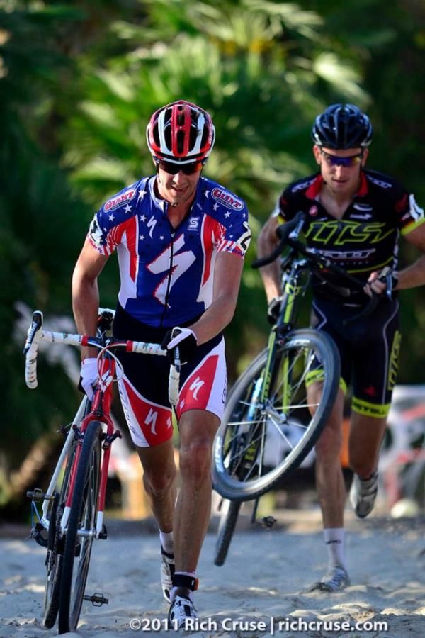 The elite men's race became a two-man contest between US 'cross champion Todd Wells (Specialized) and Ryan Trebon (LTS-Felt).
