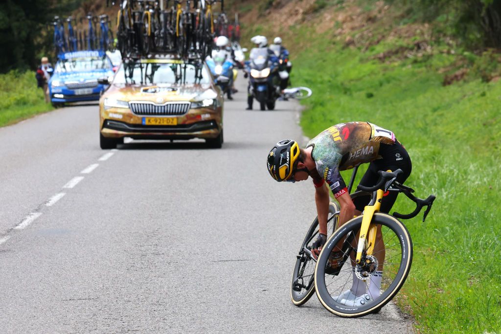 LONGWY FRANCE JULY 07 Sepp Kuss of United States and Team Jumbo Visma suffers a mechanical problem during the 109th Tour de France 2022 Stage 6 a 2199km stage from Binche to Longwy 377m TDF2022 WorldTour on July 07 2022 in Longwy France Photo by Garnier Etienne PoolGetty Images