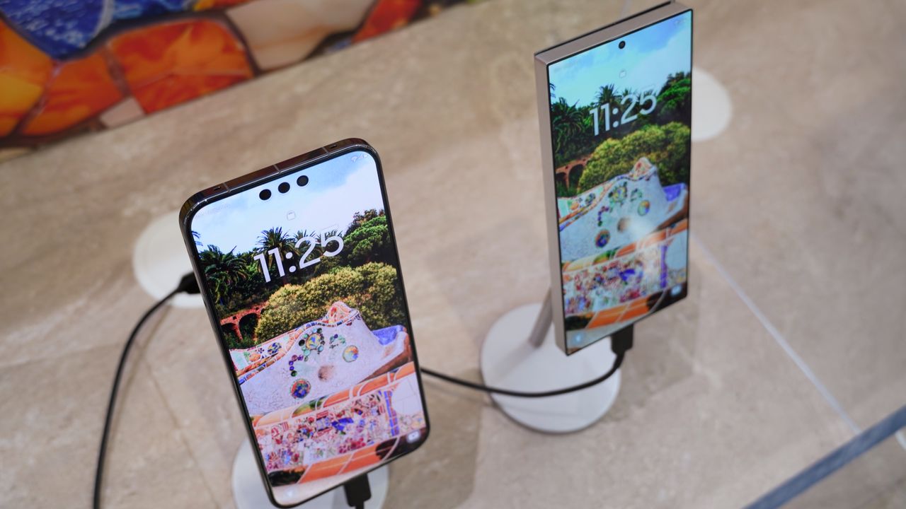 The Samsung LEAD 2.0 display tech shown off at MWC.
