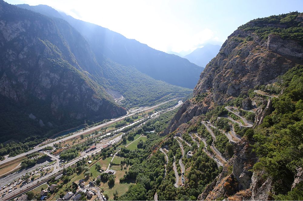 The many turns of the Lacets de Montvernier
