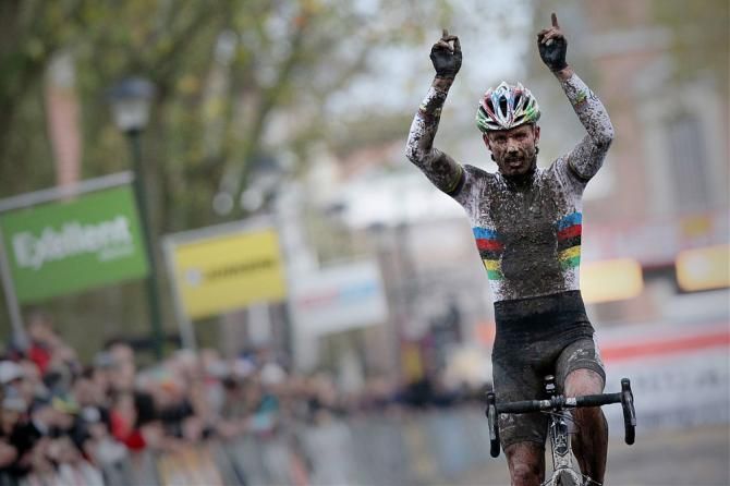 World champion Sven Nys (Crelan-KDL) wins Jaarmarktcross Niel for the fifth time in his career