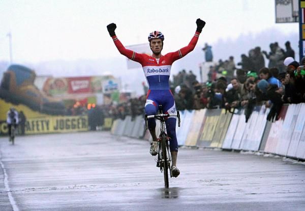 Lars Boom (Rabobank) celebrates his victory in Zolder.