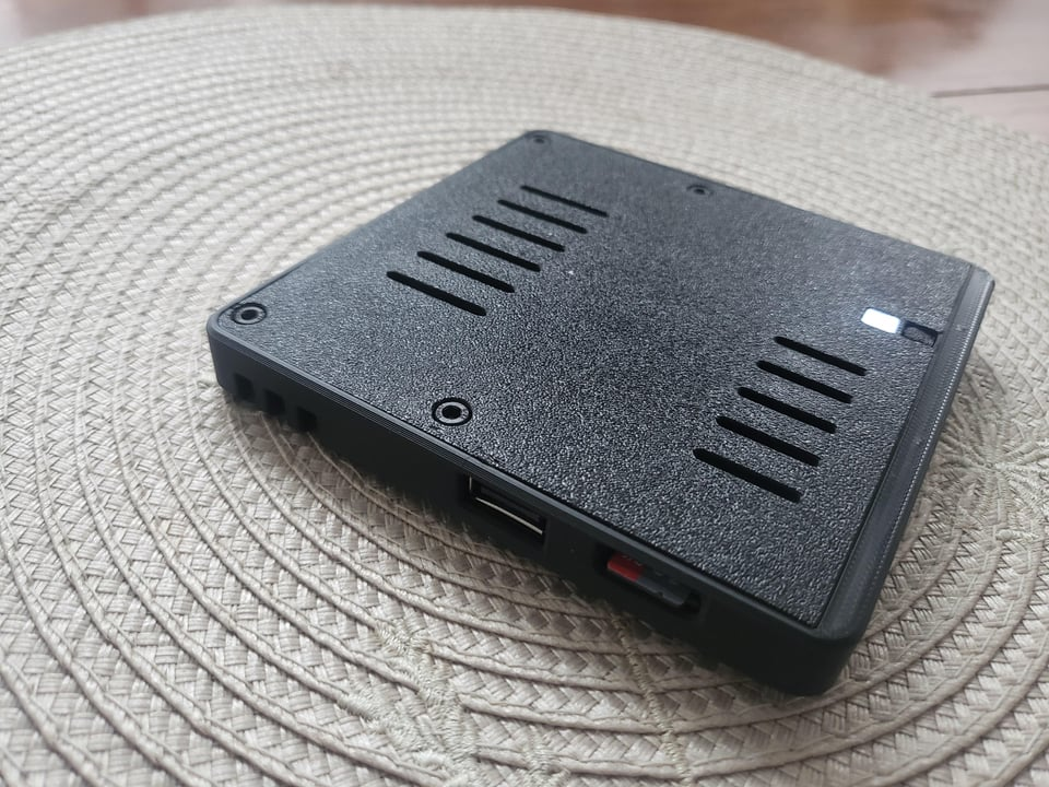 Raspberry Pi slim cyberdeck
