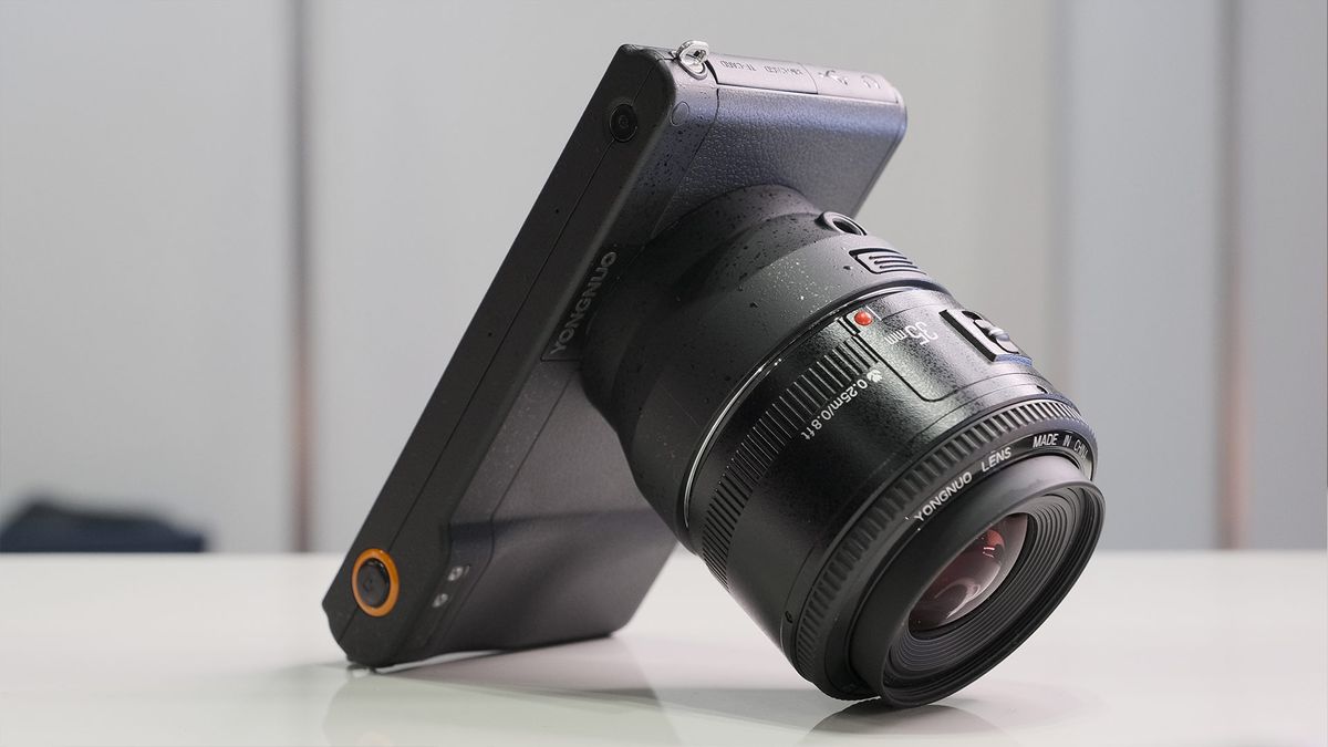 Yongnuo YN450: Android camera, Micro Four Thirds sensor, Canon EF mount