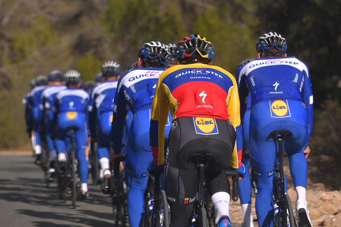 Jhonatan Narv&aacute;ez in the Ecuador national champion's jersey