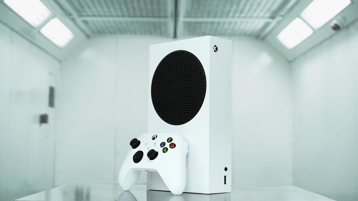 Microsoft stakes Xbox video game sales on long-awaited space