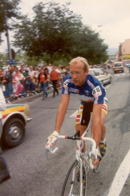1989 Worlds: One of the day's protagonists, Laurent Fignon (France), rolls to the start in Chamb&eacute;ry, France