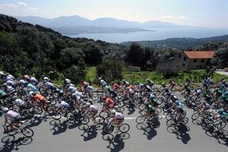 The peloton on stage 1 of the Critérium International 2011