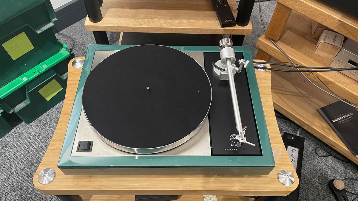 Linn Majik LP12 MC turntable