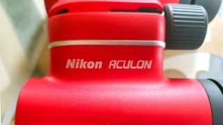 Nikon Aculon T02 8x21 branding