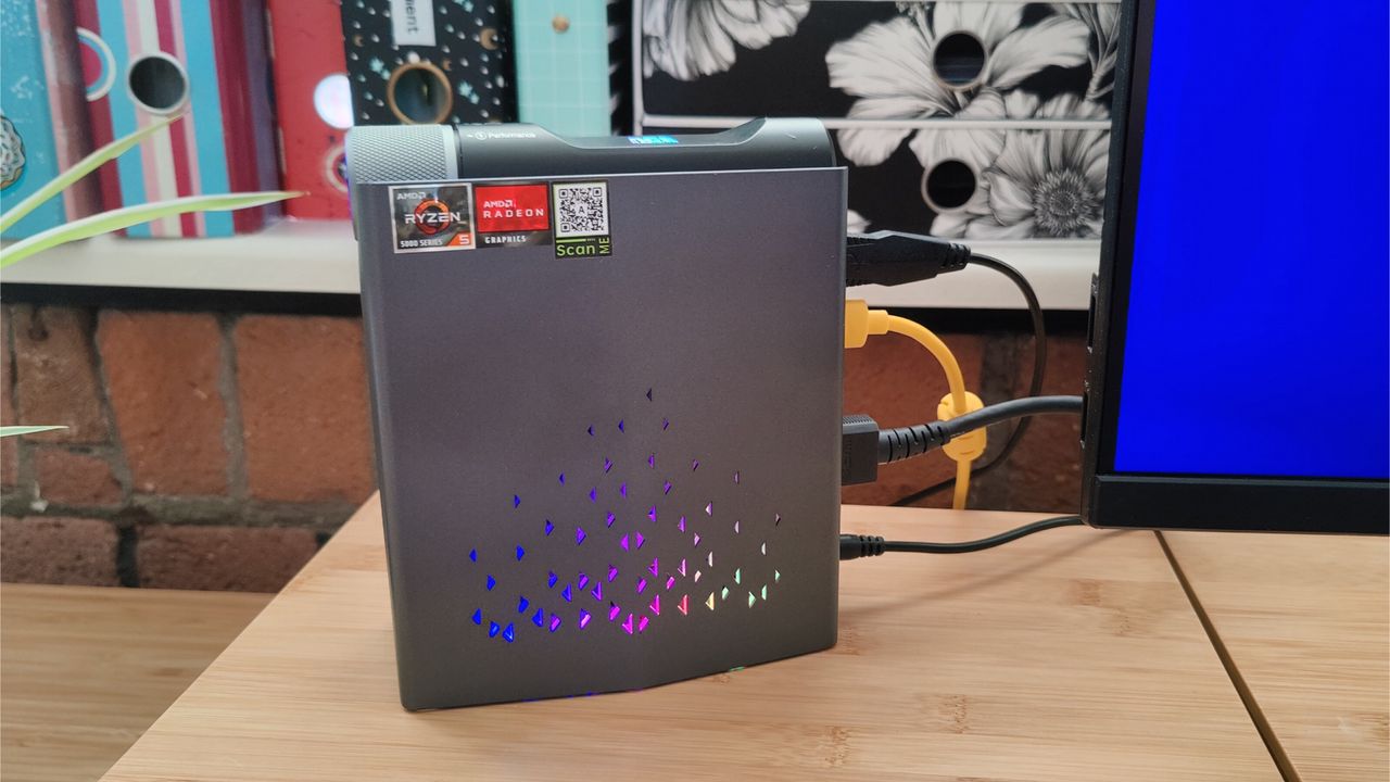 AceMagician AMR5 mini PC