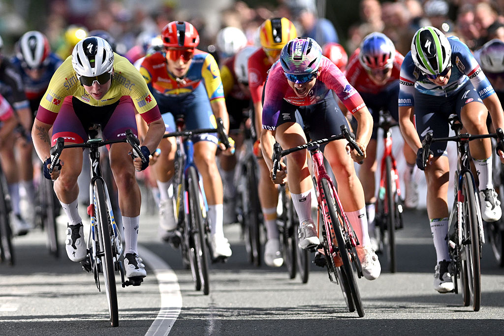 ALKMAAR, NETHERLANDS - SEPTEMBER 05: (L-R) Stage winner Lorena Wiebes of Netherlands and Team SD Worx - Protime - Yellow Leader Jersey, Chiara Consonni of Italy and Team CANYON//SRAM zondacrypto and Shari Bossuyt of Belgium and Team AG Insurance - Soudal sprint at finish line during the 27th Simac Ladies Tour 2025, Stage 4 a 125.8km stage from Alkmaar to Alkmaar / #UCIWWT / on September 05, 2025 in Alkmaar, Netherlands. (Photo by Luc Claessen/Getty Images)