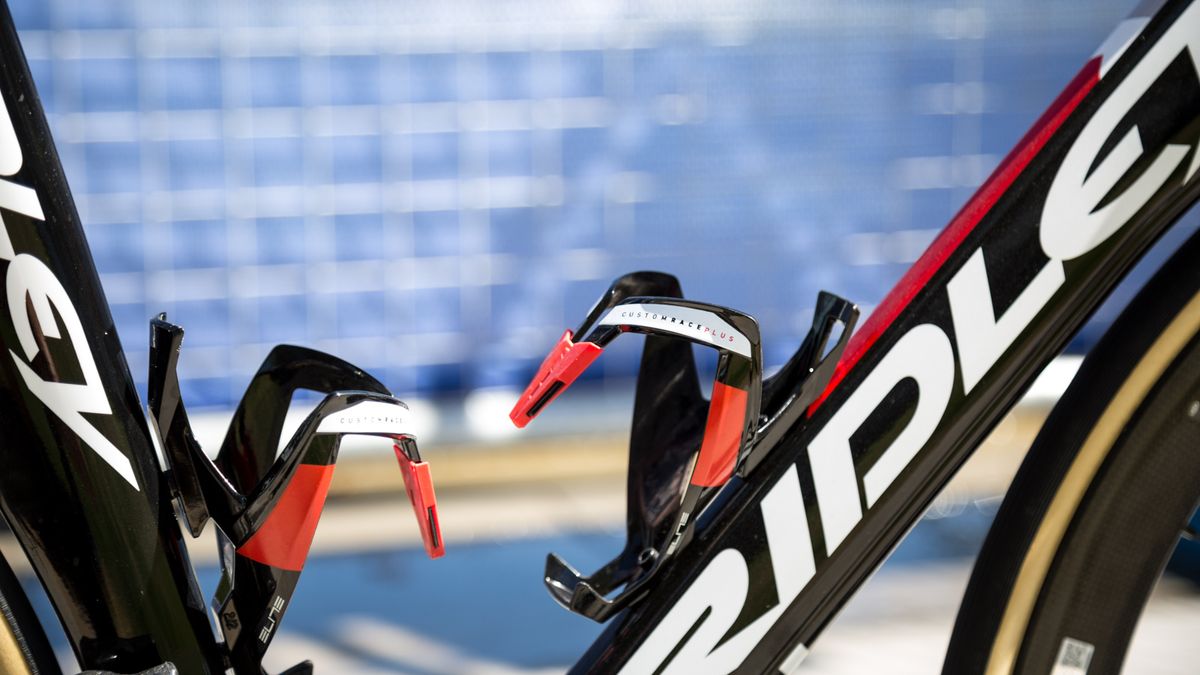 Elite Custom Race Plus bottle cages