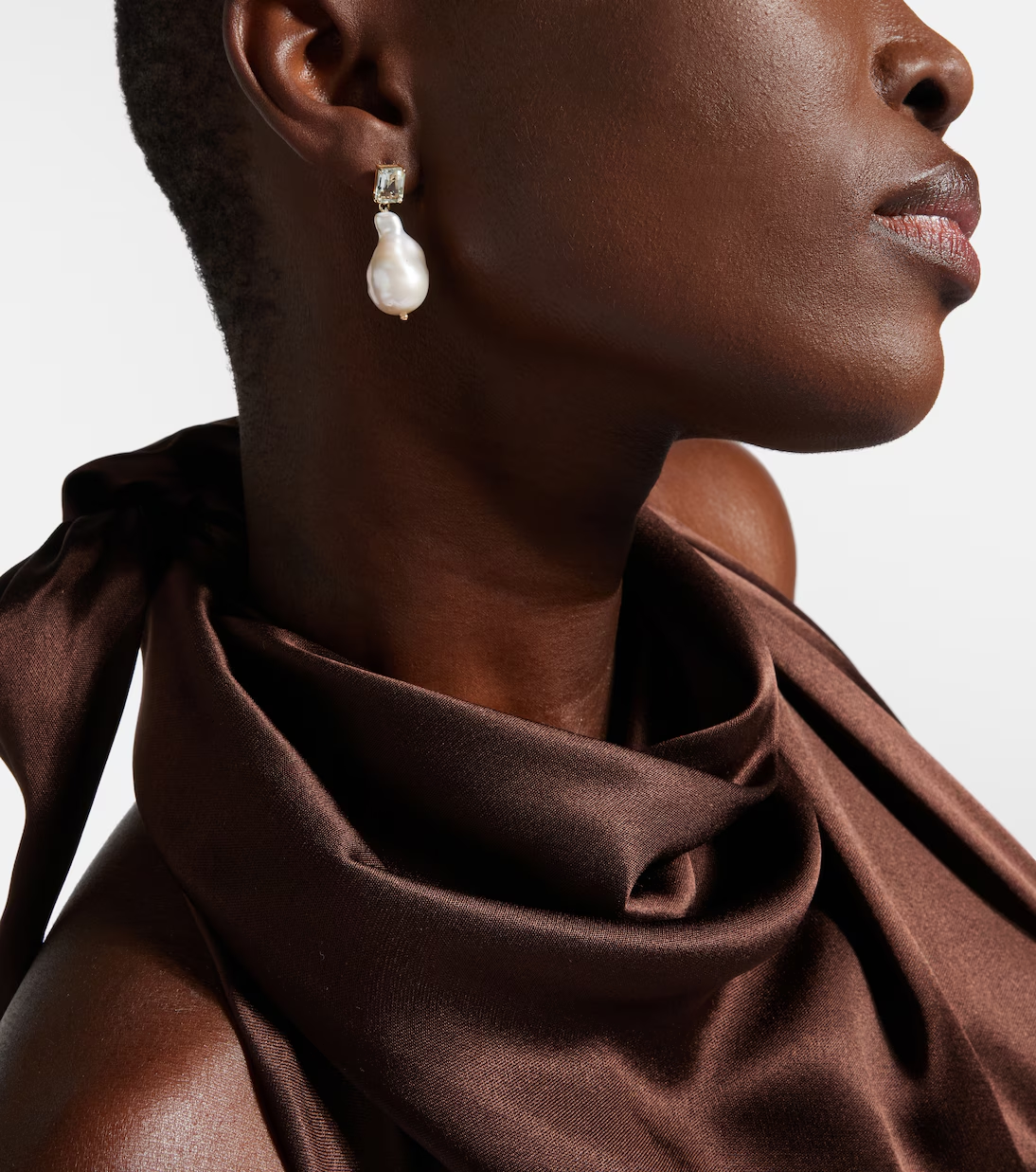 MATEO, 14kt gold drop earrings with amethysts and Baroque pearls