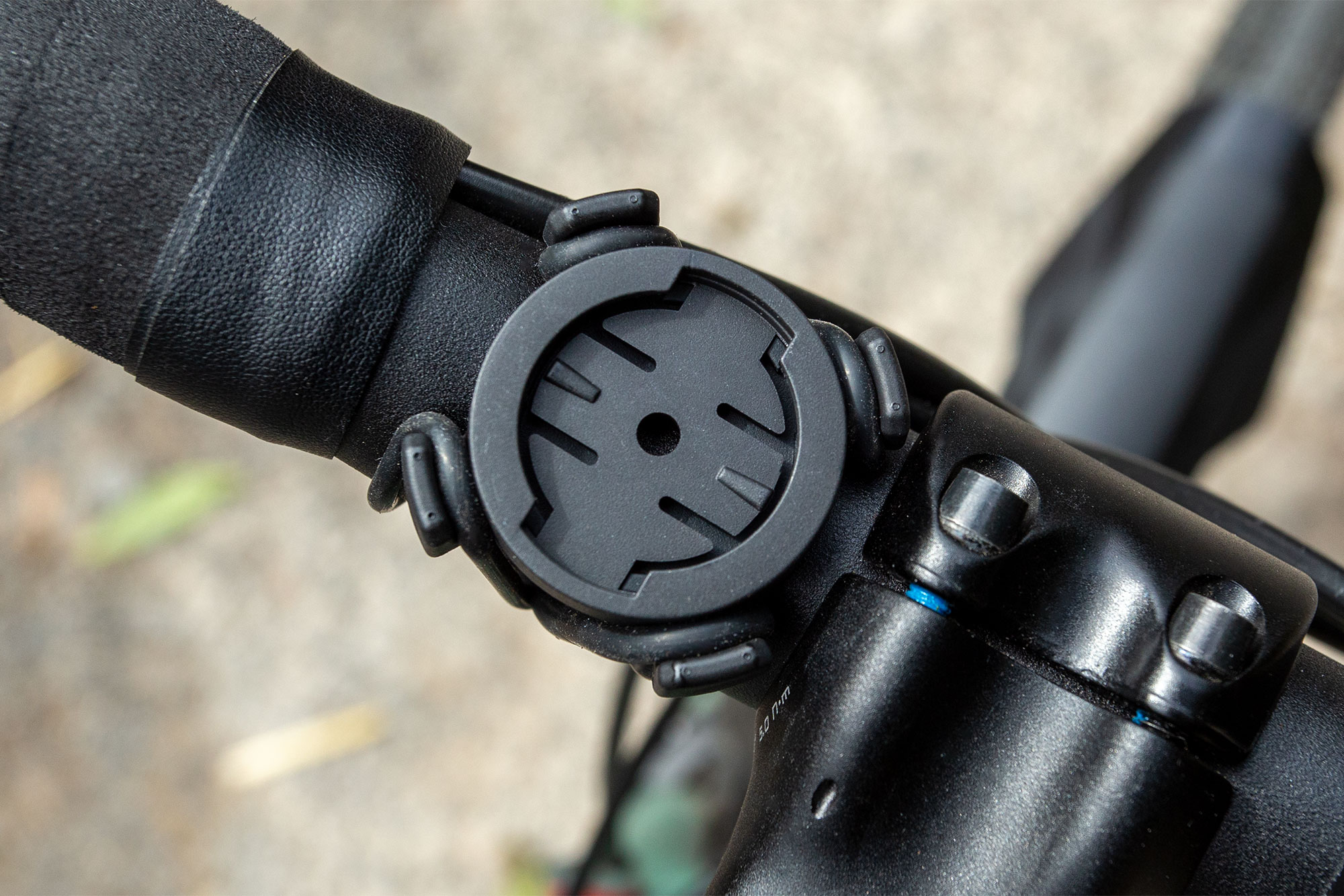 Magene C706 plastic handlebar mount