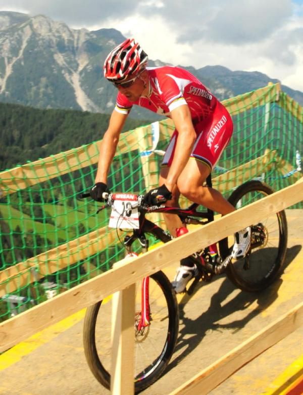 Christophe Sauser (Specialized) on flyover