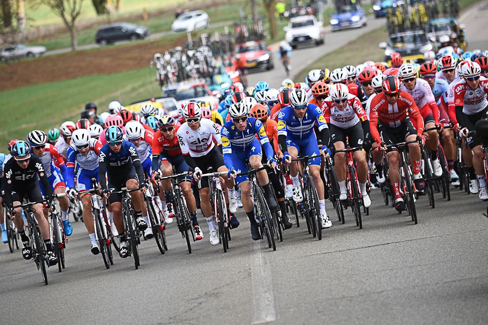 The Paris-Nice peloton
