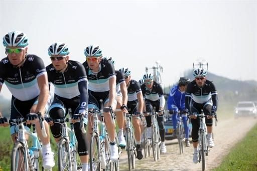 Team Leopard Trek warms up for Paris-Roubaix