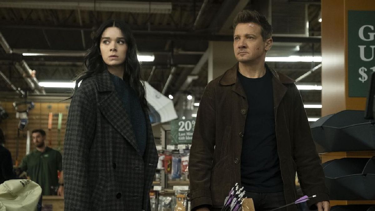 Jeremy Renner and Hailee Steinfeld in Hawkeye.