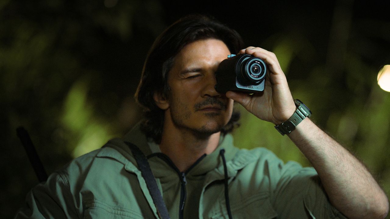 This lightweight night vision gadget captures colour in total darkness – and doesn’t use IR