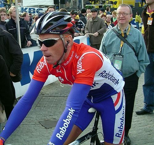 Erik Dekker (Rabobank) lines up for the start