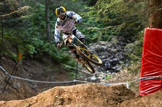 Fairclough and Pugin win latest round of European downhill cup