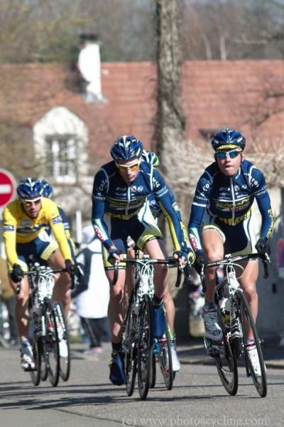 Vacansoleil - DCM's Rob Ruijgh and Lieuwe Westra set tempo in the peloton.