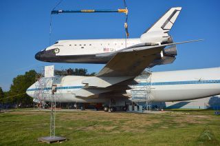 Replica Space Shuttle Independence Lowered