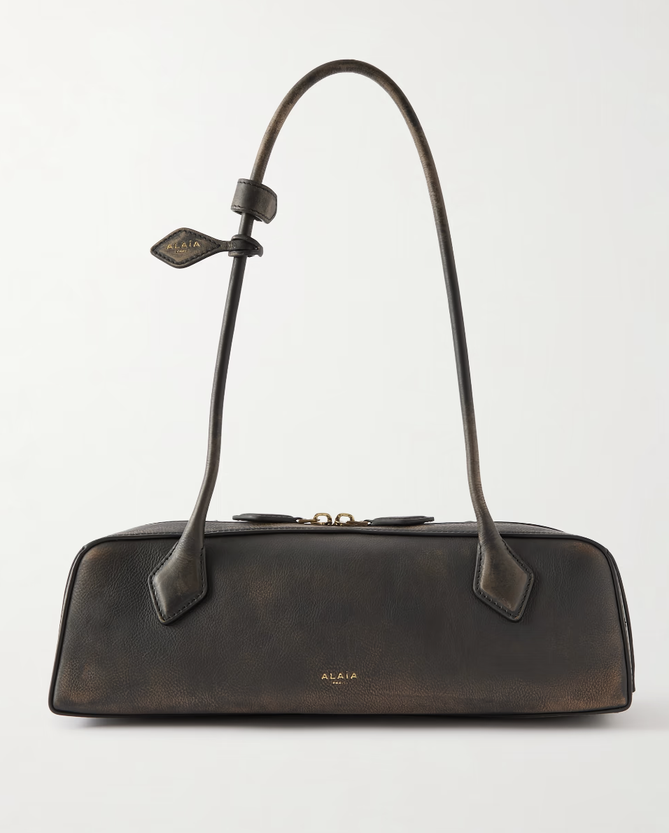ALA&amp;Iuml;A, Le Teckel medium textured-leather shoulder bag