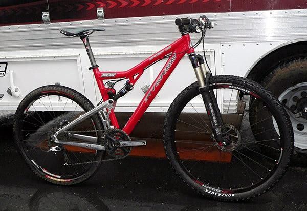 Intense is also playing with the newer '69er' concept, as seen on this Spider 69.