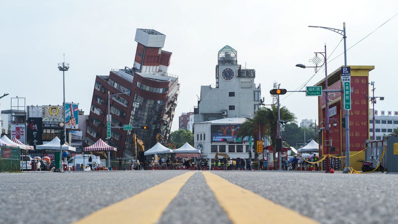 Tilted building in Taiwan.