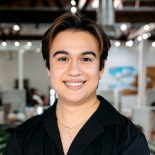 Hairstylist Michael Rincon's headshot.